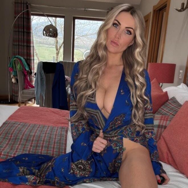 Georgie Lyall Only Fans replica sex toys